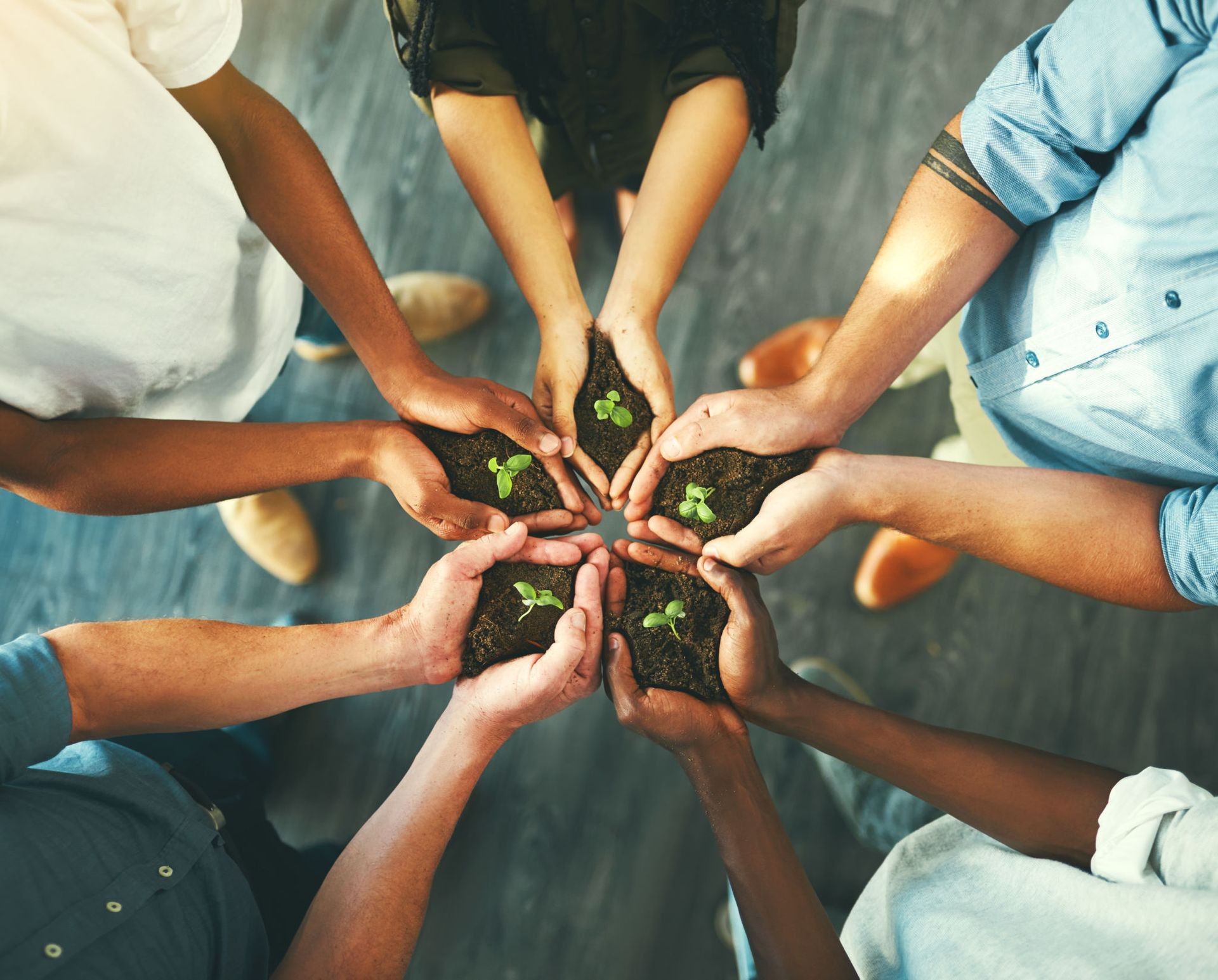 Các tập đoàn và doanh nghiệp đang tìm cách tham gia nhiều hơn vào các hoạt động CSR (Trách nhiệm xã hội của doanh nghiệp).